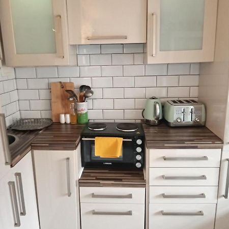 Little Dorrit Studio Flat 5 Rochester Me1 1Xz Strood المظهر الخارجي الصورة