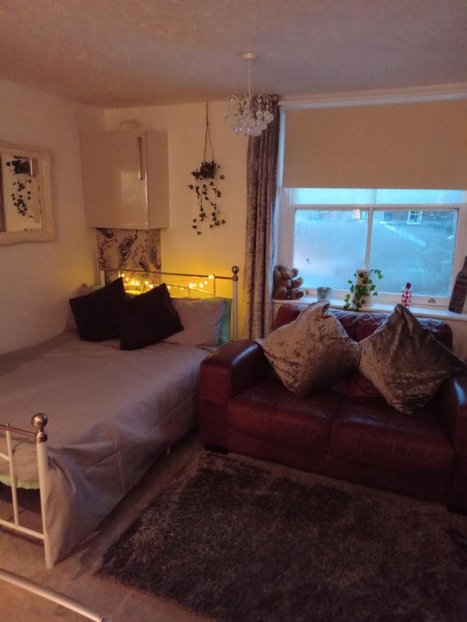 Little Dorrit Studio Flat 5 Rochester Me1 1Xz Strood المظهر الخارجي الصورة